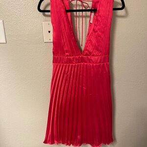New Elegant Pink Pleated Dress